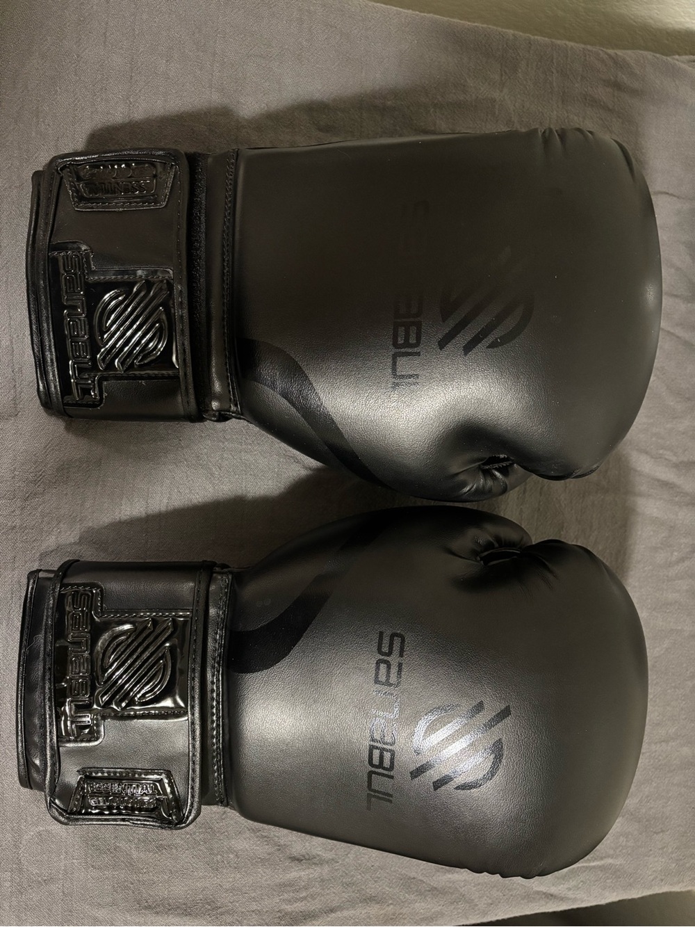 Sanabul Boxing Gloves New in Package
